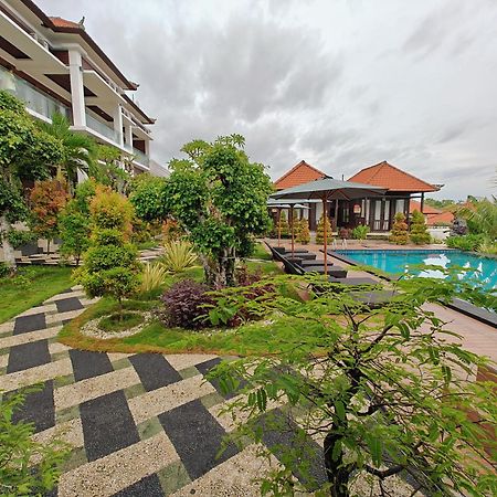 Nusa Sedayu Hotel By Ocean View Batununggul Экстерьер фото