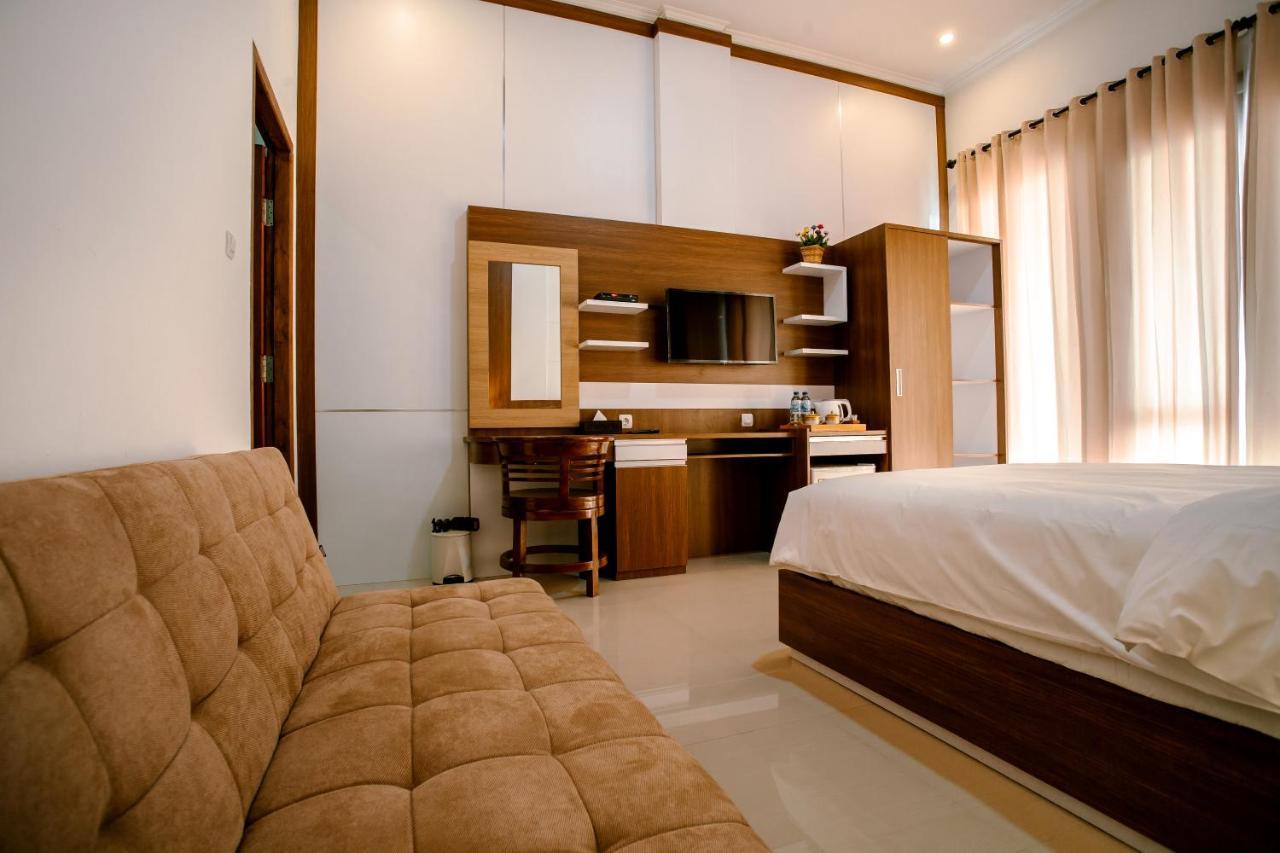Nusa Sedayu Hotel By Ocean View Batununggul Экстерьер фото