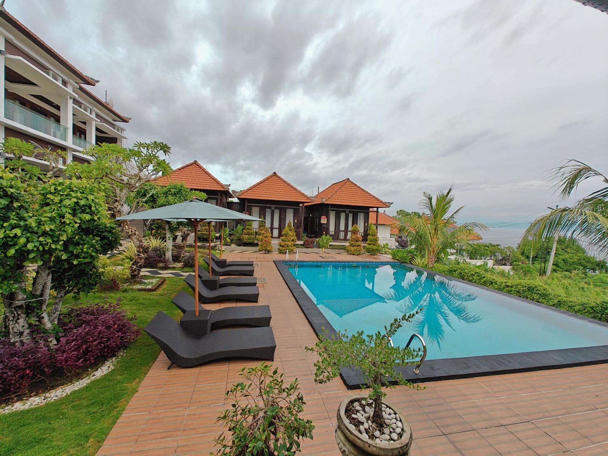 Nusa Sedayu Hotel By Ocean View Batununggul Экстерьер фото