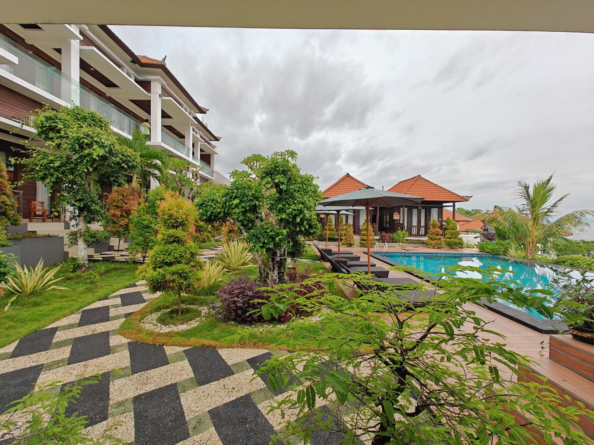 Nusa Sedayu Hotel By Ocean View Batununggul Экстерьер фото