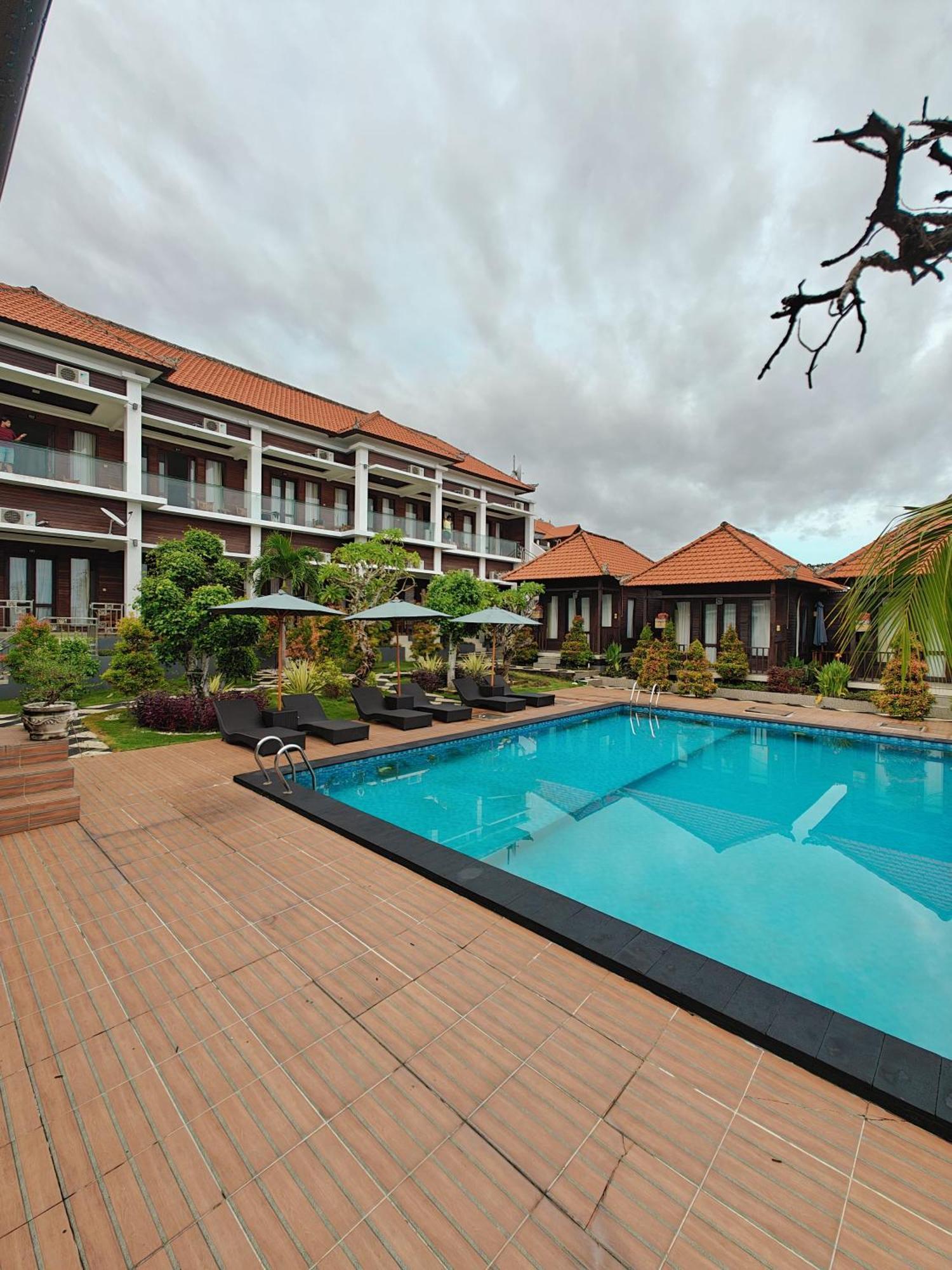 Nusa Sedayu Hotel By Ocean View Batununggul Экстерьер фото