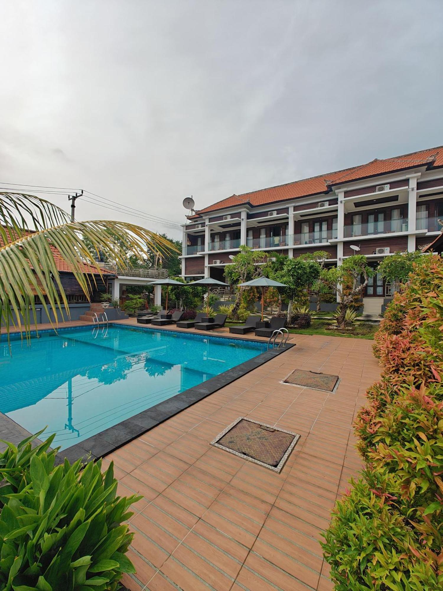 Nusa Sedayu Hotel By Ocean View Batununggul Экстерьер фото