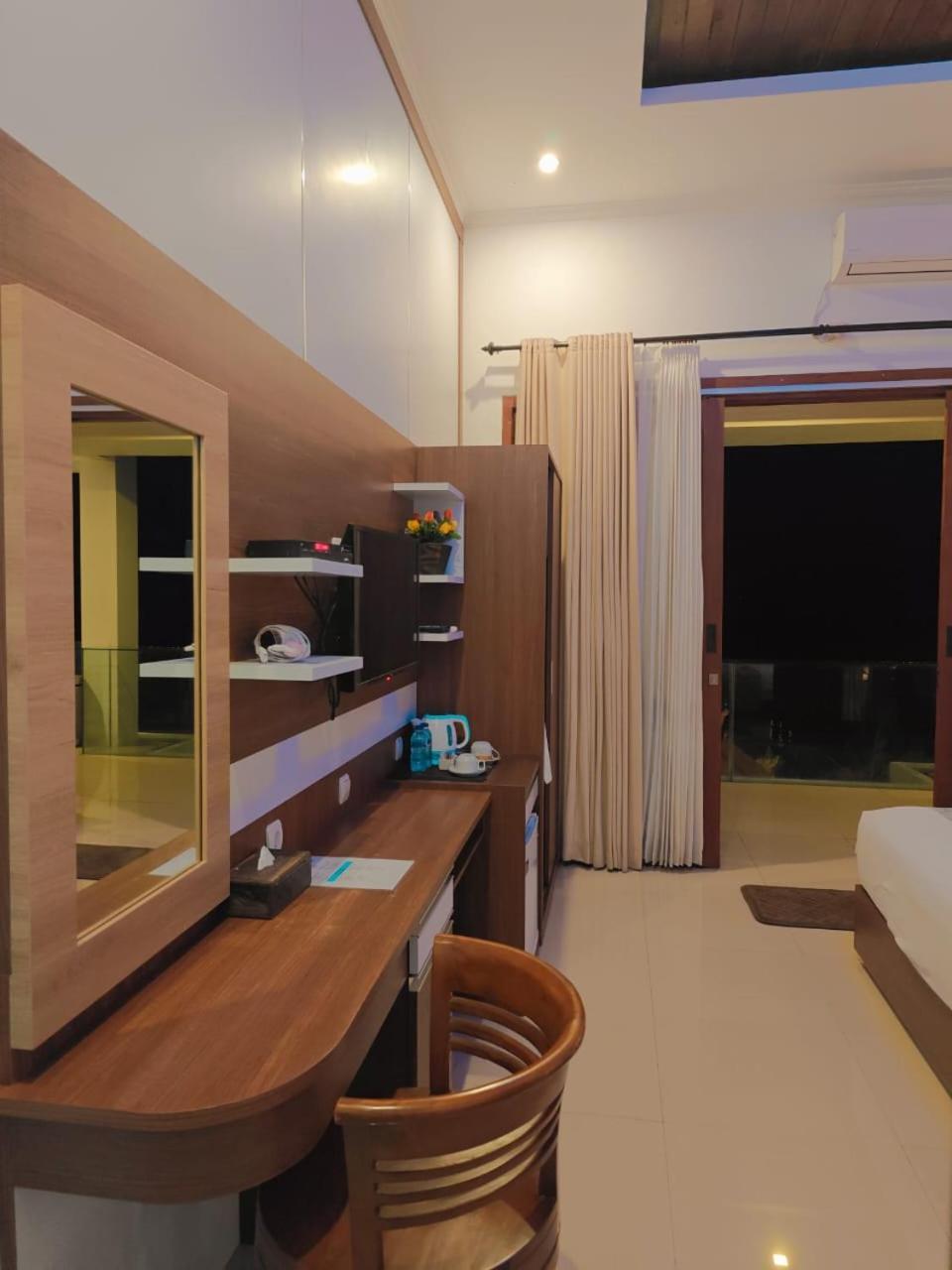 Nusa Sedayu Hotel By Ocean View Batununggul Экстерьер фото