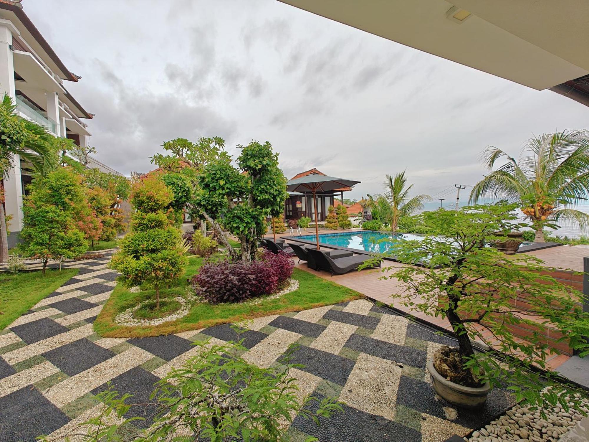 Nusa Sedayu Hotel By Ocean View Batununggul Экстерьер фото